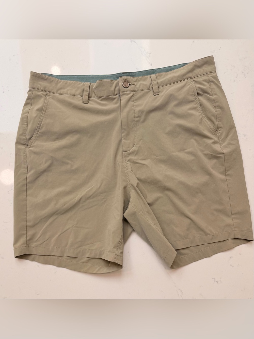 Free Fly Men's hybrid Performance Shorts - Khaki size 38